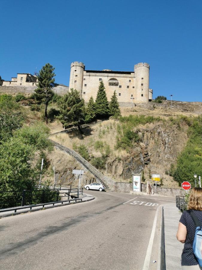 La Albarina Pensionat Galende Exteriör bild